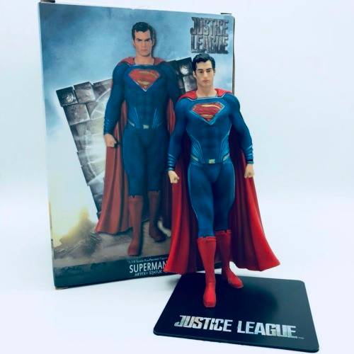 JUSTICE LEAGUE 1/10 Scale SUPERMAN ArtFX Collectable Figure