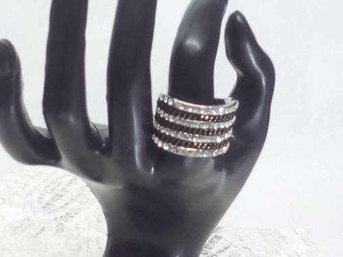 DAZZLING! Hand Crafted 1.25 Carat Simulated Diamonds And Black Ring Size 9 US