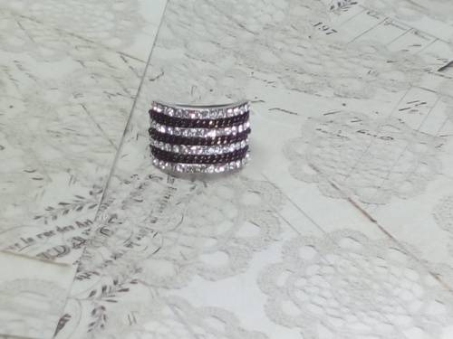 DAZZLING! Hand Crafted 1.25 Carat Simulated Diamonds And Black Ring Size 9 US