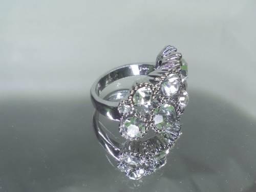 AMAZING! Ring With 10 1.75 Carat Simulated Diamonds Size10 US