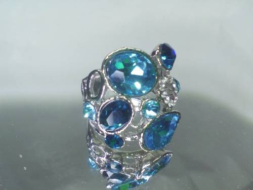 BEAUTIFUL! Ring With Simulated Aquamarines And White Diamonds  7 US