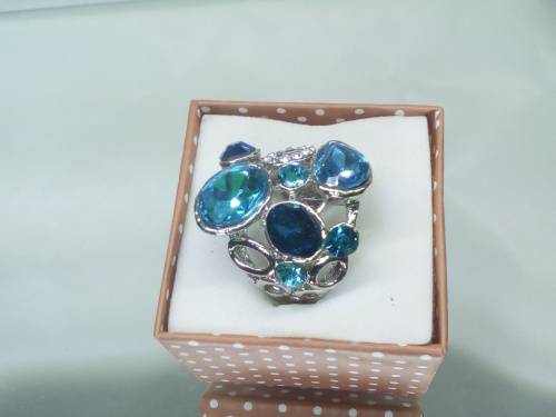BEAUTIFUL! Ring With Simulated Aquamarines And White Diamonds  7 US