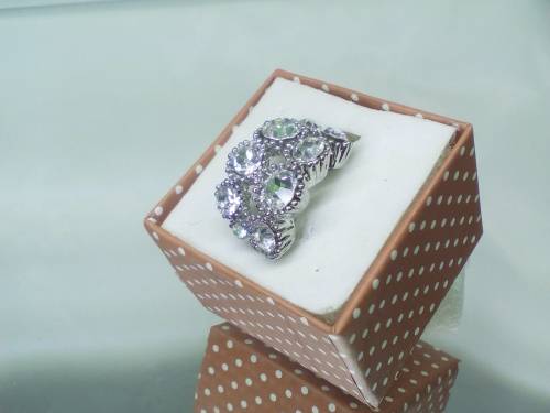 AMAZING! Ring With 10 1.75 Carat Simulated Diamonds Size10 US