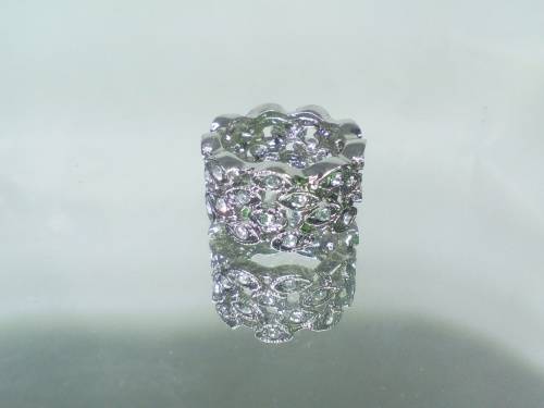 BEAUTIFUL! Ring With 1,25 Carat Simulated  Diamonds Size 6 US