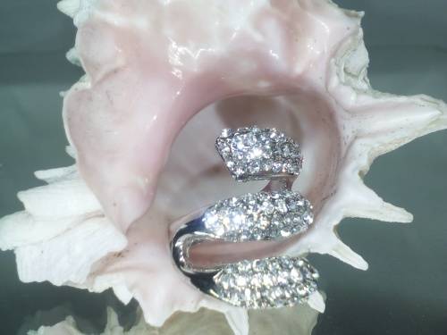 EXQUISITE! 1,25 Carat Simulated Diamond Ring Size 8 US