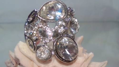 EXQUISITE! Rind With 1,75 Carat Simulated Diamond Size 7 US