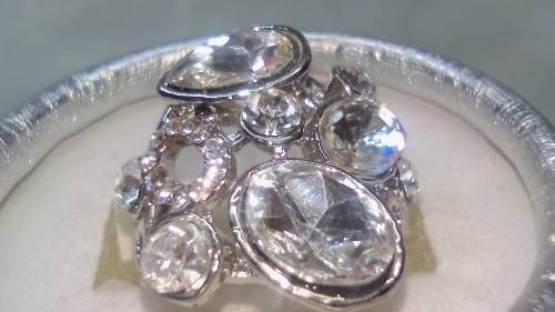 EXQUISITE! Rind With 1,75 Carat Simulated Diamond Size 7 US