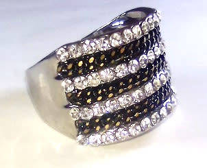 EXQUISITE! Rind With  Chain And 0,75 Carat Simulated Diamonds Size 8 US / P / 18