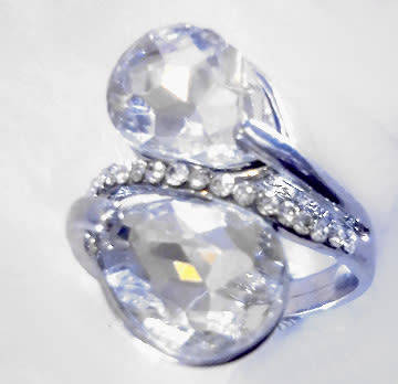 STUNNING! Ring With 2 2.00 Carrot  Simulated Diamonds Size 10 US / T / 20