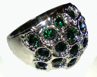 BEAUTIFUL! Ring With Simulated Emeralds Size 8 US/P