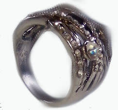 EXQUISITE! 1.75 Carat Simulated Diamond Ring Size 8 US/P