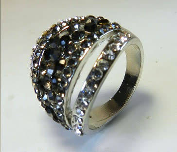 AMAZING! 1,75 Carat Simulated French Lilac, Black And White Diamonds Size 7 US / N / 17