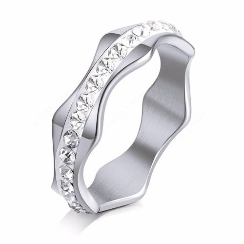 RETAIL PRICE: R 1 299 Titanium Ring With Simulated Diamonds Size 7 US SILVER