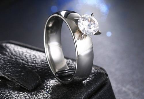 Titanium Princess Cut Ring With Simulated Diamond Size 8; 9 US *R 599* (SILVER)