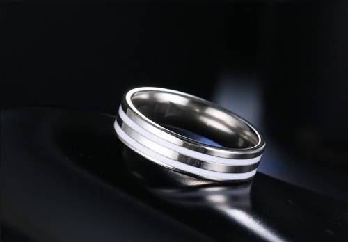 RETAIL PRICE: R 999 Titanium Ring (SILVER&WHITE) Size 9 US