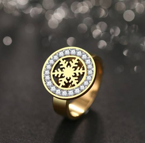 RETAIL PRICE: R 1 999 Titanium Snowflake Ring With Simulated Diamond Size 10 US (SILVER)