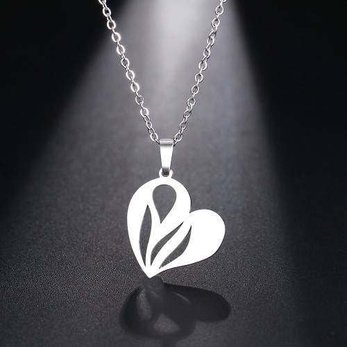 RETAIL PRICE:R 999 (NEVER FADE) Titanium Heart Necklace 45 cm (SILVER ONLY)