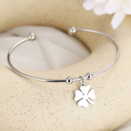 RETAIL PRICE: R 1299 Adjustable Titanium (NEVER FADE) "Clover" Charm Bangle (GOLD )