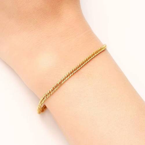 Retail Price: R 1099 (NEVER FADE)Titanium Fine Snake Chain Bracelet 22 cm (GOLD ONLY)