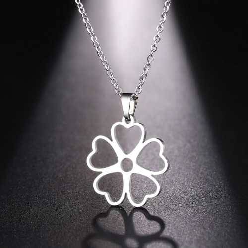 TITANIUM (NEVER FADE) FLOWER HEARTS Necklace 45 cm (SILVER ONLY)