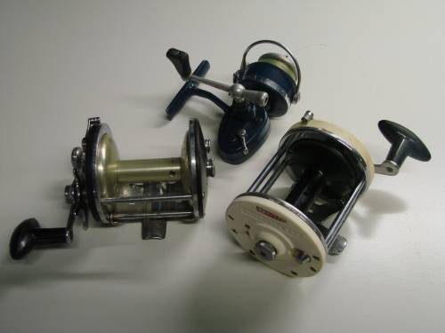 OLD STYLE FISHING REELS ALL FOR ONE BID