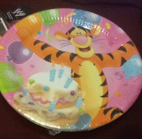 winnie the pooh kids party paper plates big (10 in pack)