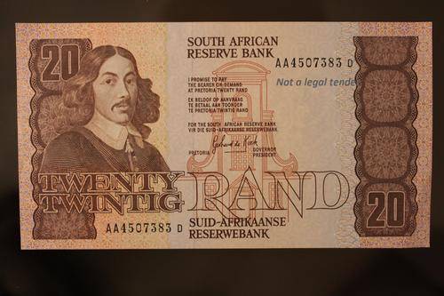 R 20 < GPC de Kock > 1st  Issue > AA  4507383 D = UNC