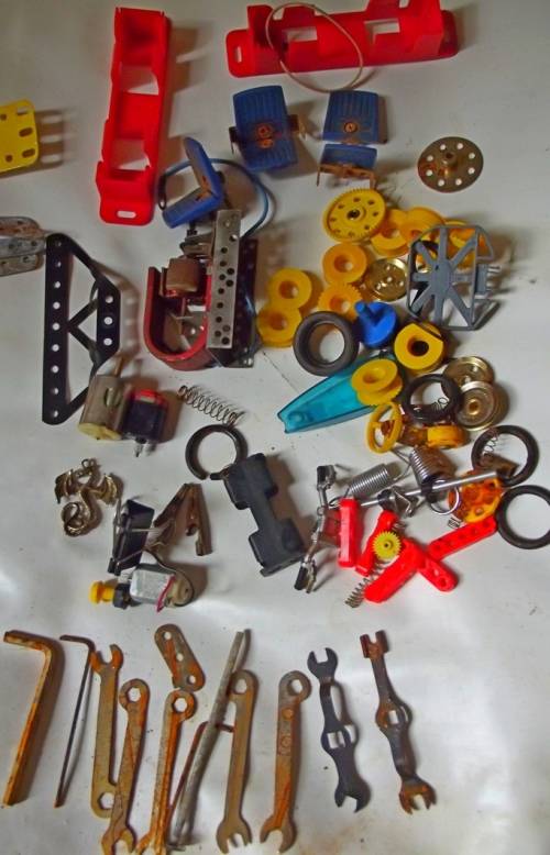 Large meccano set