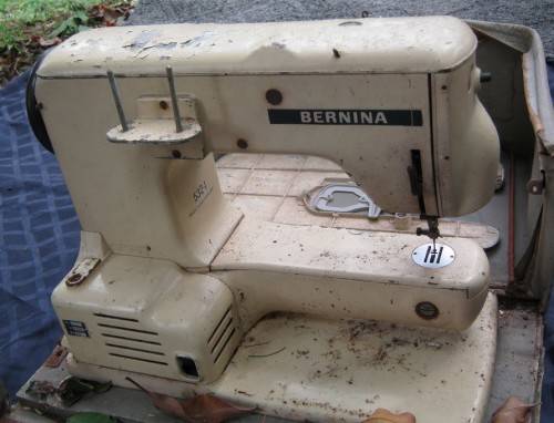 1950¿s ? Nostaligic Sewing Machine