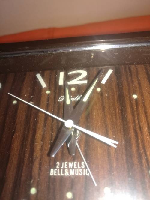 FABULOUS RETRO RHYTHM ALARM CLOCK