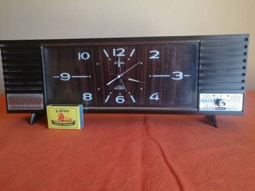 FABULOUS RETRO RHYTHM ALARM CLOCK