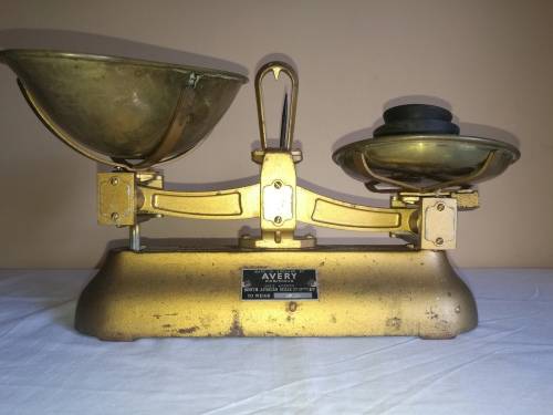 VINTAGE AVERY 2LB SCALE