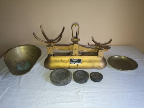 VINTAGE AVERY 2LB SCALE