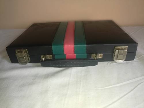 VINTAGE BACK GAMMON SET IN CASE