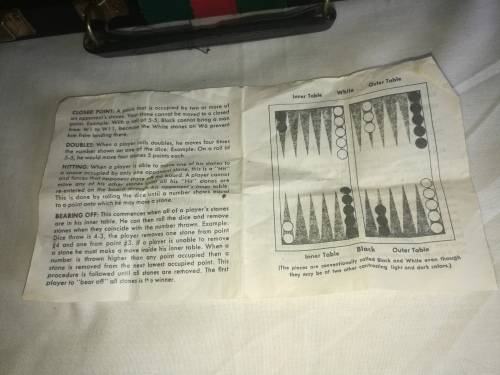 VINTAGE BACK GAMMON SET IN CASE