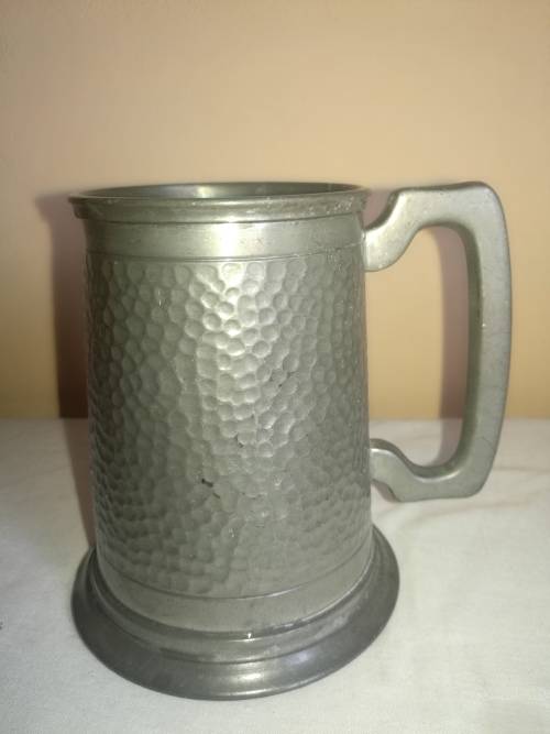 2 X STUNNING VINTAGE BEER TANKARDS