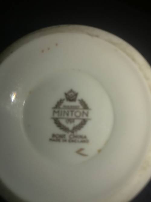 LOT OF 3 X COLLECTIBLE CERAMIC PIECES