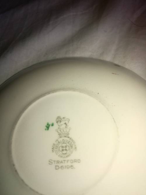 LOT OF 3 X COLLECTIBLE CERAMIC PIECES