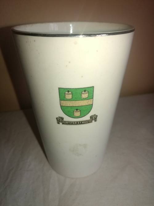LOT OF 3 X COLLECTIBLE CERAMIC PIECES