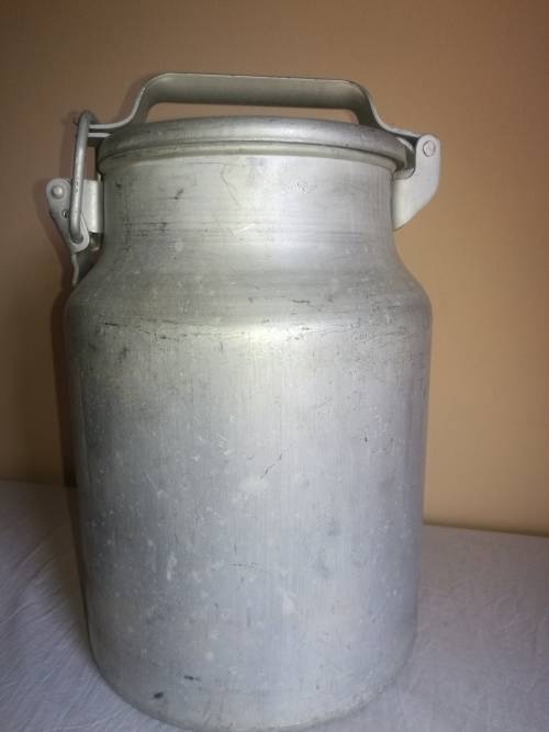 STUNNING ALUMINIUM MILK CAN