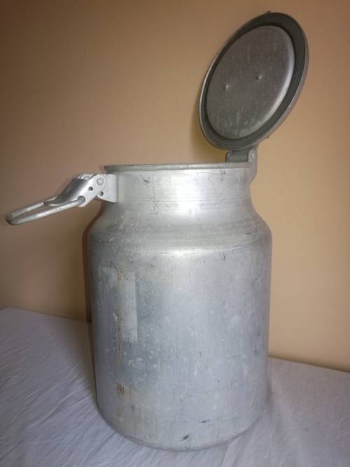 STUNNING ALUMINIUM MILK CAN