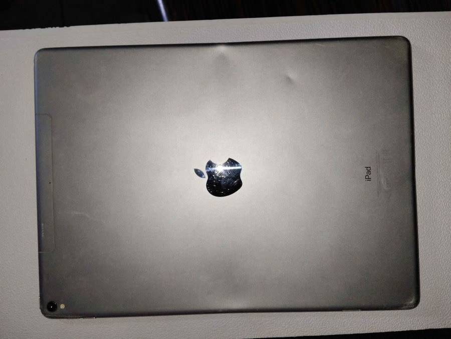 Damaged Apple iPad Pro 12.9" (2nd Gen) A1671 (WiFi + Cellular) 512GB Space Gray - Locked To Owner
