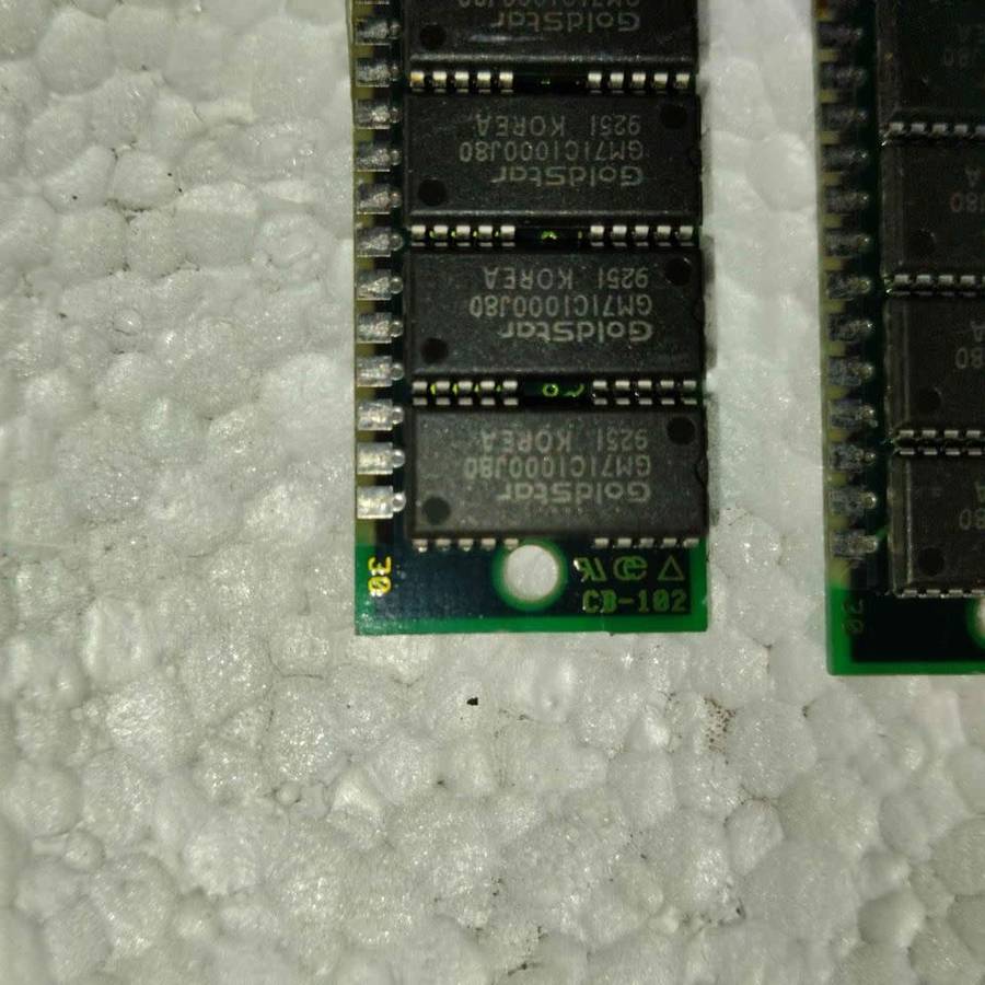Goldstar GMM791000S-80 30-pin 80ns FPM DRAM SIM Modules
