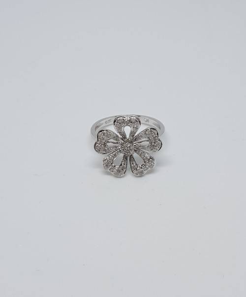 *SPECTACULAR* 62 diamond white gold ring WOW