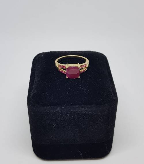 *WOW*Ruby 8x8 ring solid 9k gold