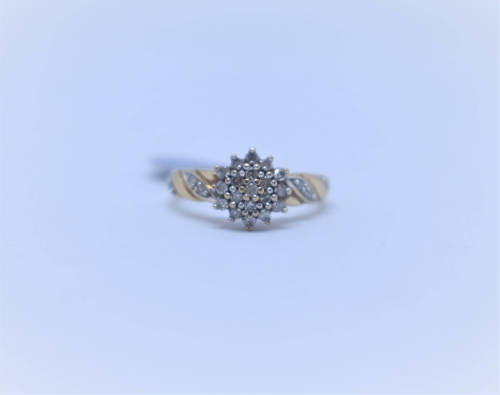 ***9K GOLD UNIQUE CLUSTER RING