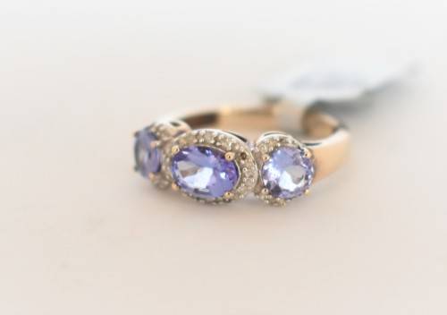 2ct TANZANITE and diamond ring 9k solid yellow gold