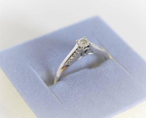 White gold 9k diamond engagement ring