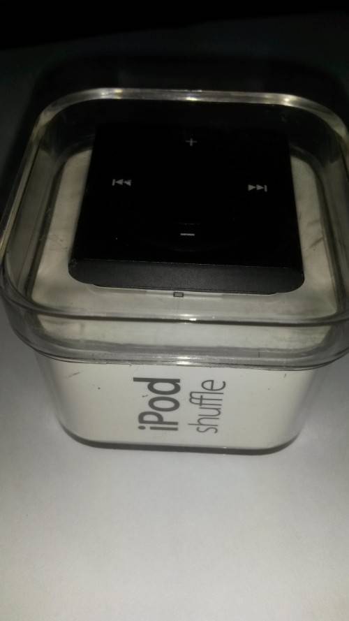 APPLE IPOD SHUFFLE (2GIG)