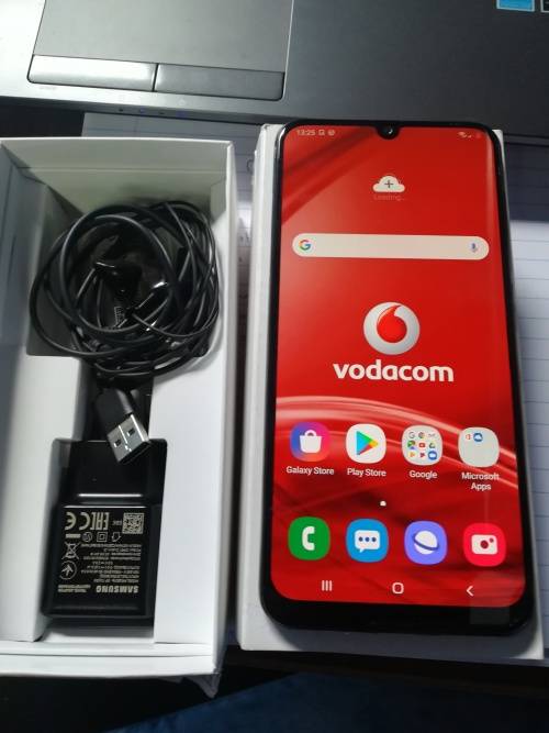 SAMSUNG GALAXY A30